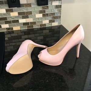 Blush peep toe pumps Guess